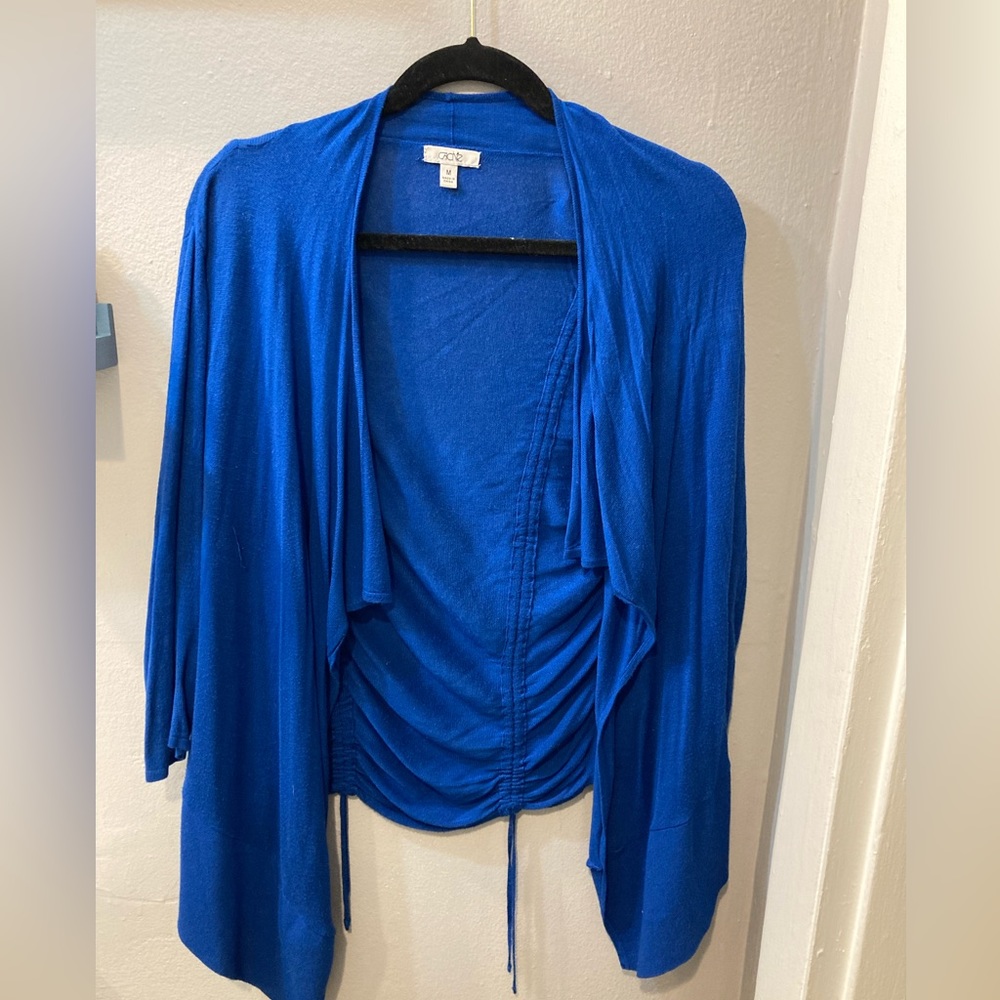 Cache top blue in color